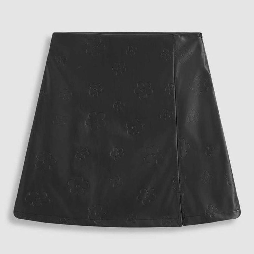 Cider Black Mini Skirt with Floral Pattern